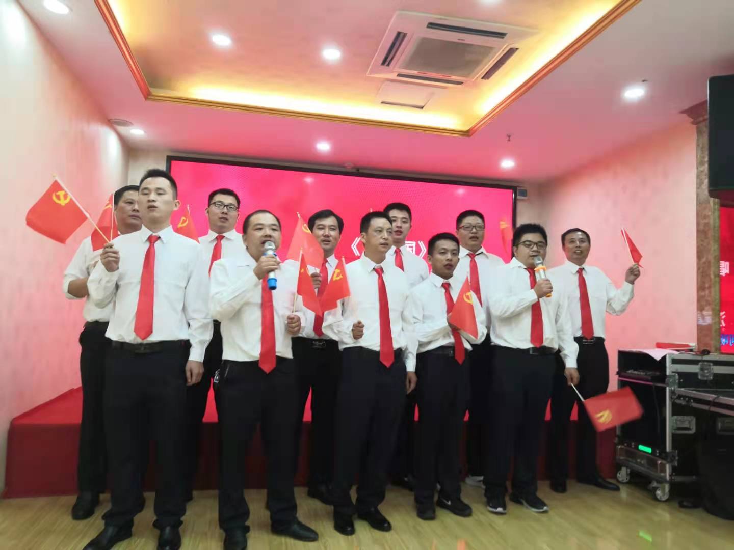 聽黨話、念黨恩、跟黨走，慶中國共產(chǎn)黨成立一百周年紅歌會記實(圖3)