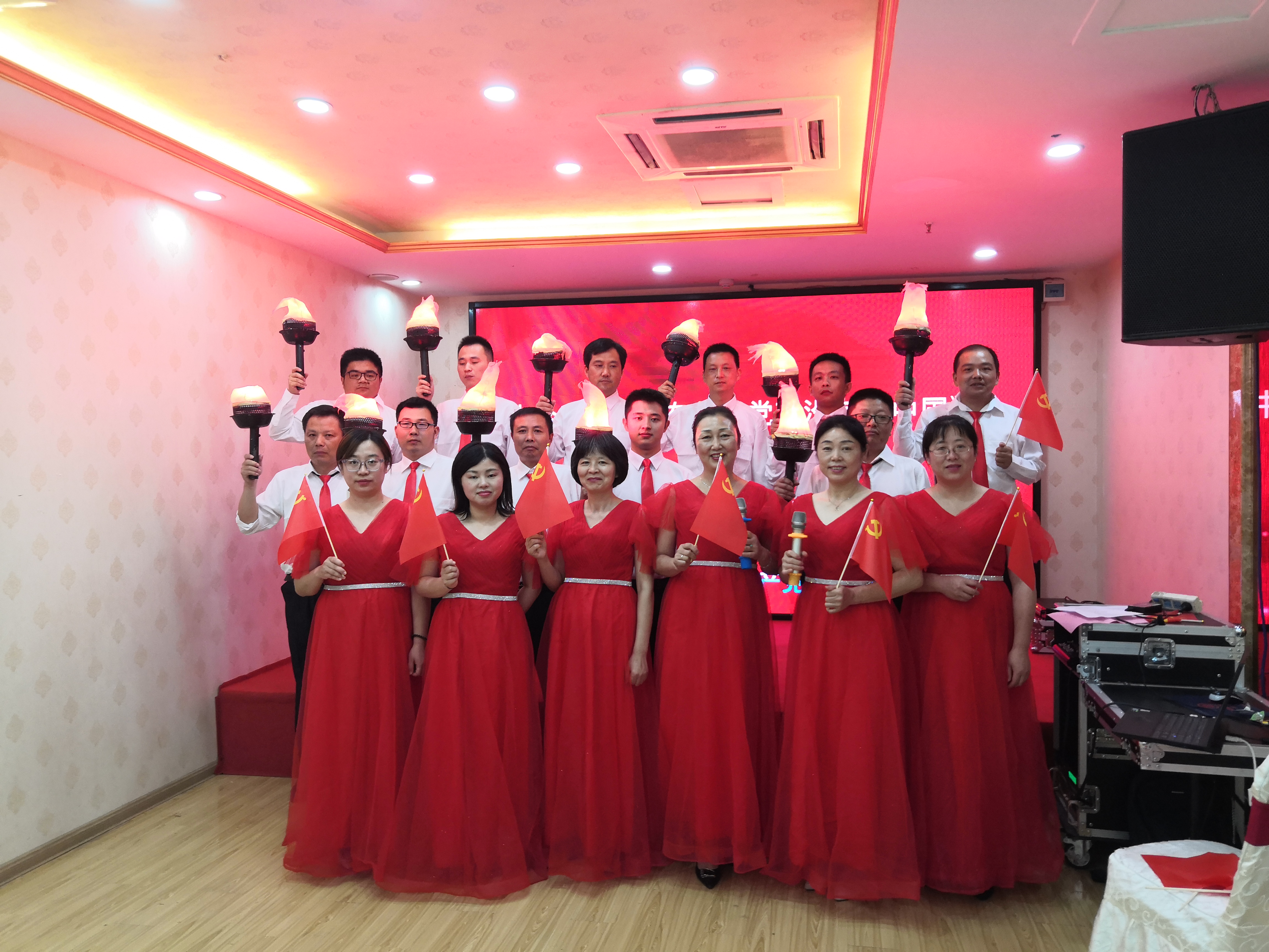 聽黨話、念黨恩、跟黨走，慶中國共產(chǎn)黨成立一百周年紅歌會記實(圖11)